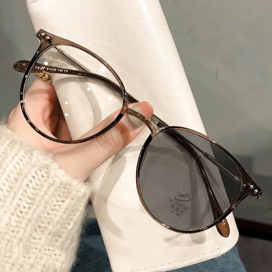 Sonnenbrille mit Farbverlauf, selbsttönend, entspiegelt – Ansicht 2